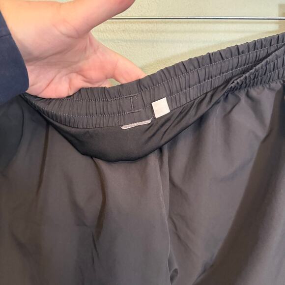 Puma Shorts Womens M/L Black White Side Stripe with Liner Running Athletic Gym - Picture 5 of 7